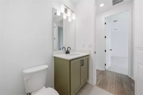 Bath - 30169 Emerald Forest Dr, Mount Dora, FL 32757 photo 5 of 5
