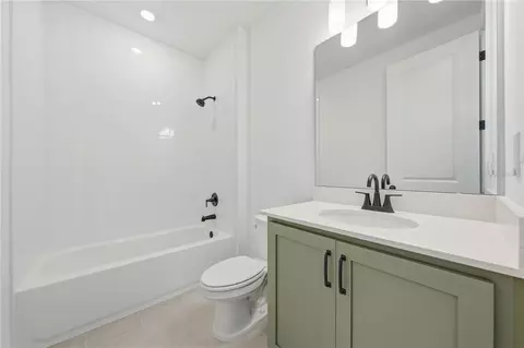 Bath - 30169 Emerald Forest Dr, Mount Dora, FL 32757 photo 4 of 5