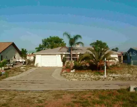 13541 Garris Dr, Hudson, FL 34667 photo 1