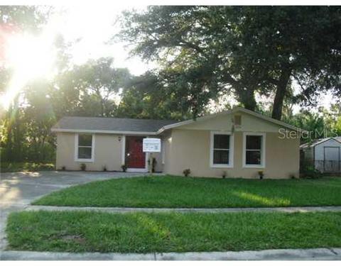 804 Pecan Dr, Seffner, FL 33584 photo 1