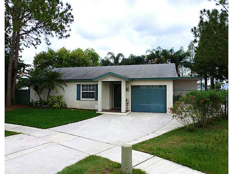 902 Old Field Dr, Brandon, FL 33511 photo 1