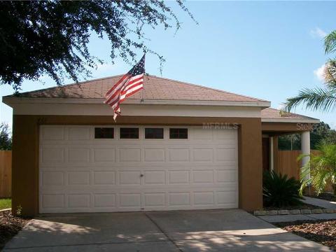 413 Pine Pointe Ct, Seffner, FL 33584 photo 1