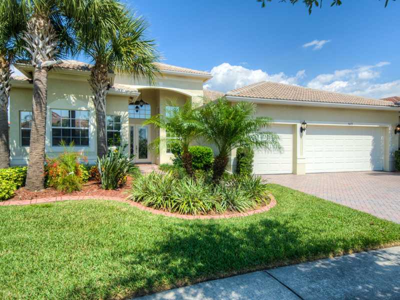 5073 Ruby Flats Dr, Wimauma, FL 33598 photo 1