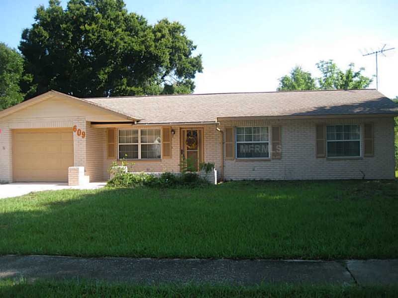 609 Avocado Dr, Seffner, FL 33584 photo 1
