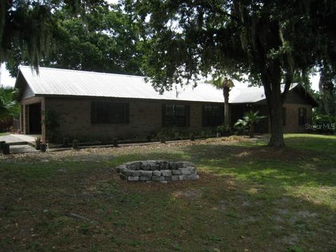 519 Cloverleaf Dr, Lithia, FL 33547 photo 1