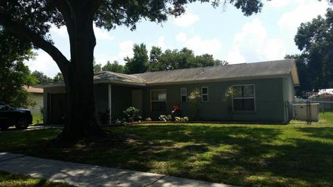 2021 Whispering Sands Ct, Dover, FL 33527 photo 1