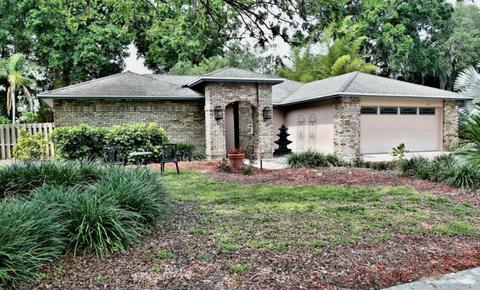 206 Halton Cir, Seffner, FL 33584 photo 1