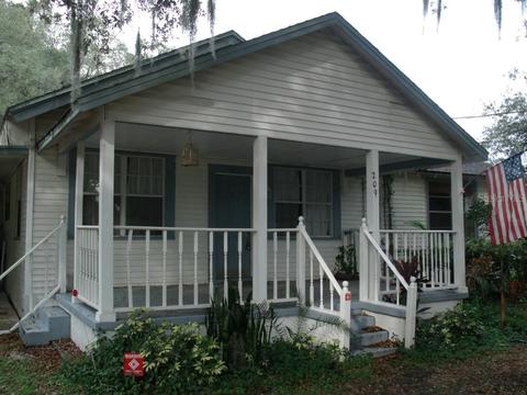 209 S Taylor Rd, Seffner, FL 33584 photo 1