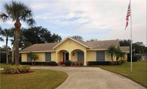413 Harbor View Ln, Largo, FL 33770 photo 1