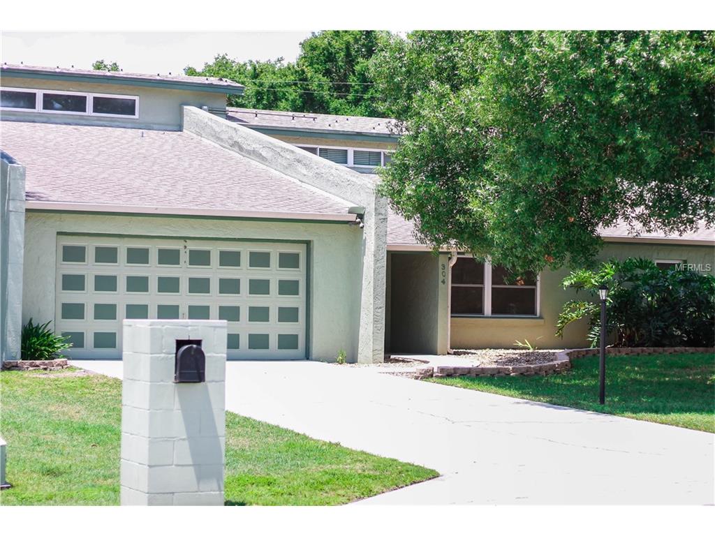 304 Kendall Dr, Winter Haven, FL 33884 photo 1