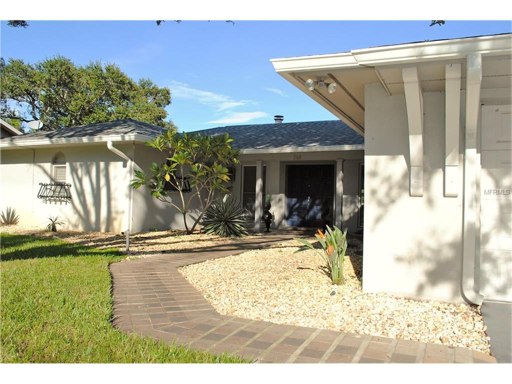 765 Pinecrest Dr, Largo, FL 33770 photo 1