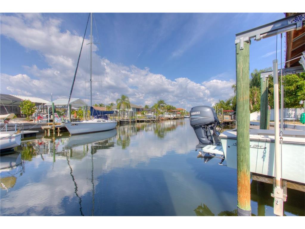 1019 Bal Harbour Dr, Apollo Beach, FL 33572 photo 1