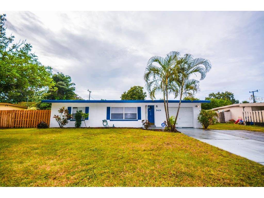 5424 4th St E, Bradenton, FL 34203 photo 1