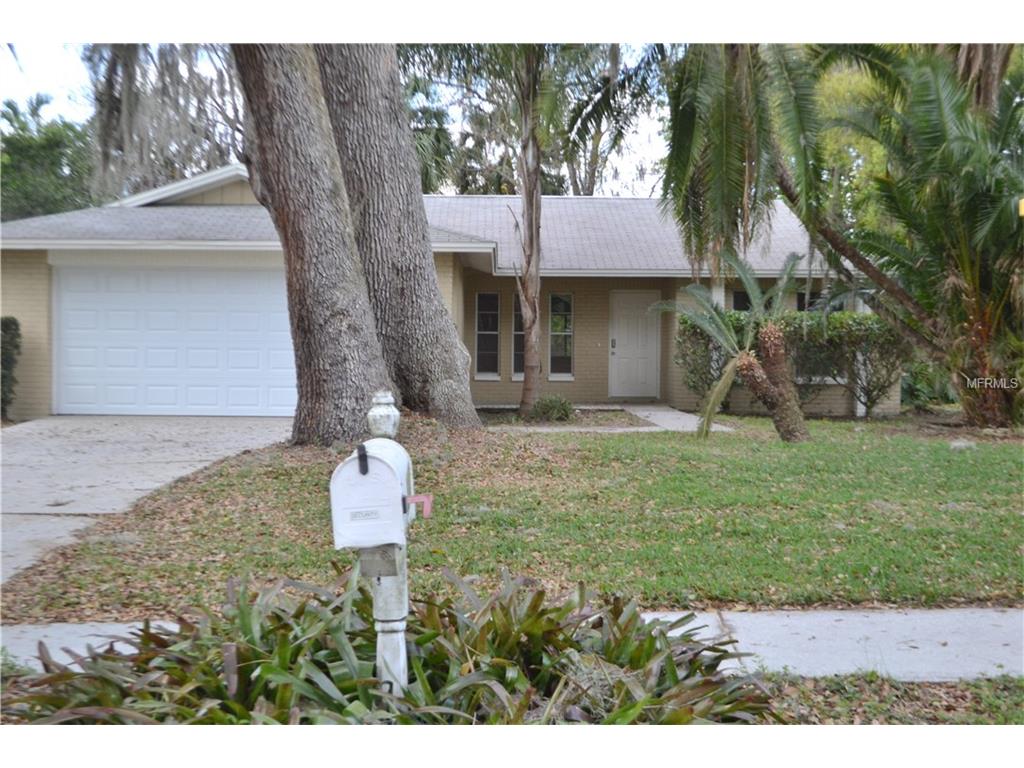 818 Old Darby St, Seffner, FL 33584 photo 1