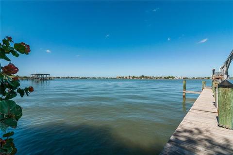 2335 Edgewater Ln, Largo, FL 33774 photo 1