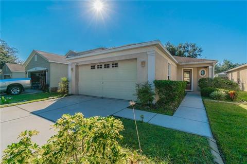 420 Maple Pointe Dr, Seffner, FL 33584 photo 1