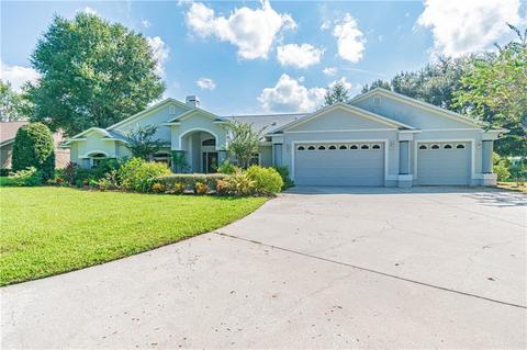 420 Loch Devon Dr, Lutz, FL 33548 photo 1