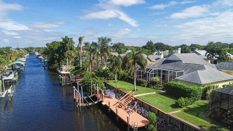 4423 Shark Dr, Bradenton, FL 34208 photo 1