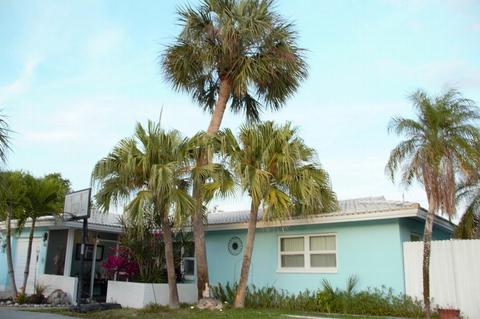 523 Gershwin Dr, Largo, FL 33771 photo 1