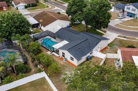 412 Forest Oak Dr, Seffner, FL 33584 photo 1