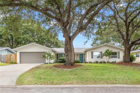 1369 Crescent Dr, Largo, FL 33770 photo 1