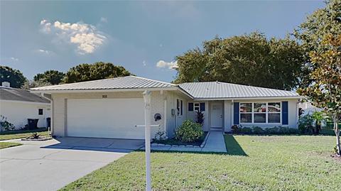 905 E Heron Cir, Winter Haven, FL 33884 photo 1