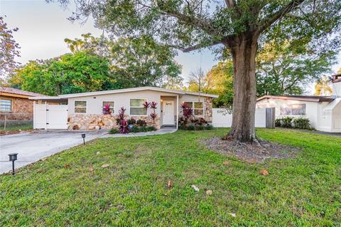 132 Emerald Ln, Largo, FL 33771 photo 1