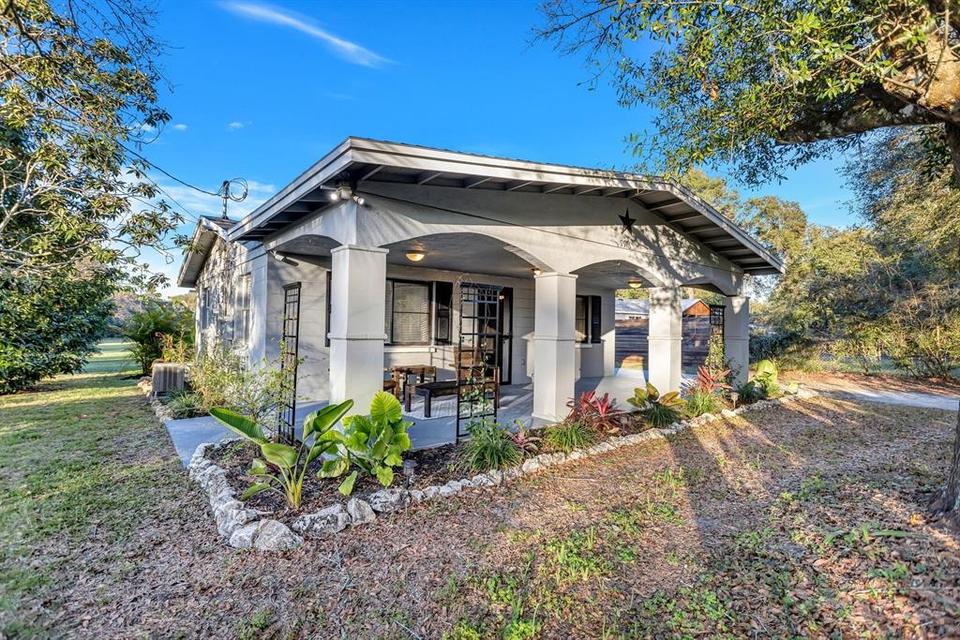  9916 E Fowler Ave, Thonotosassa, FL 33592 photo 1