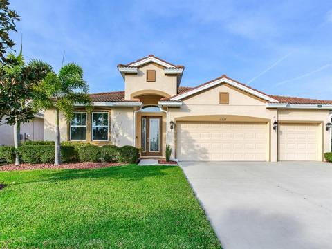 6721 Riverside Bluffs Dr, Riverview, FL 33578 photo 1