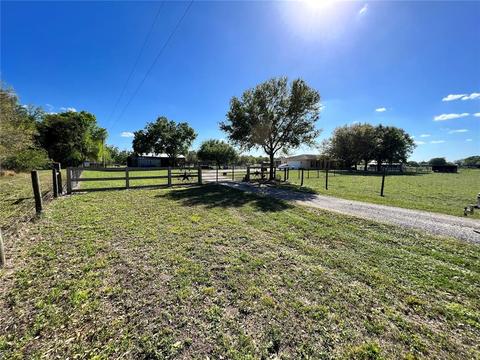 12435 Cody Dr, Wimauma, FL 33598 photo 1
