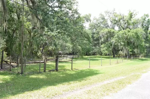 4310 Castlewood Rd, Seffner, FL 33584