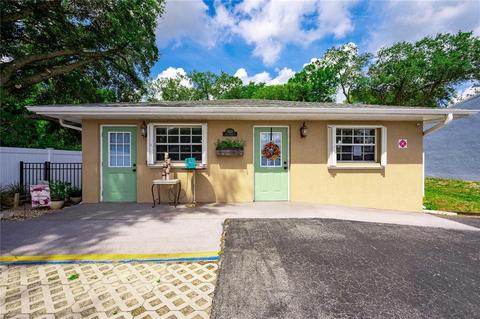 5633 6th St, Zephyrhills, FL 33542
