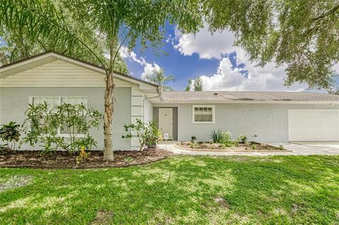 511 E Anglewood Dr, Brandon, FL 33511 photo 1