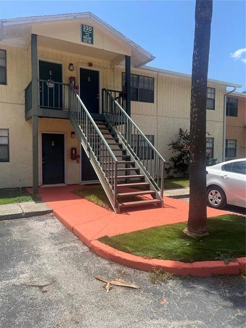 320 Oak Rose Ln #201, Tampa, FL 33612