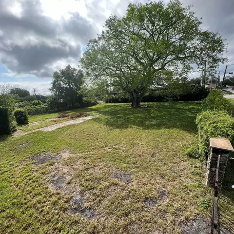13303 N 23rd St, Tampa, FL 33612