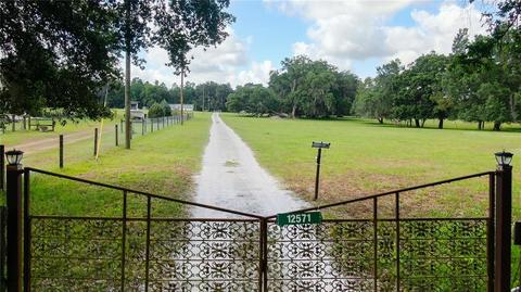 12505 Marion Ln, San Antonio, FL 33576