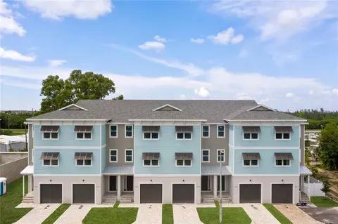 1269 Savona Dr NE, Saint Petersburg, FL 33702
