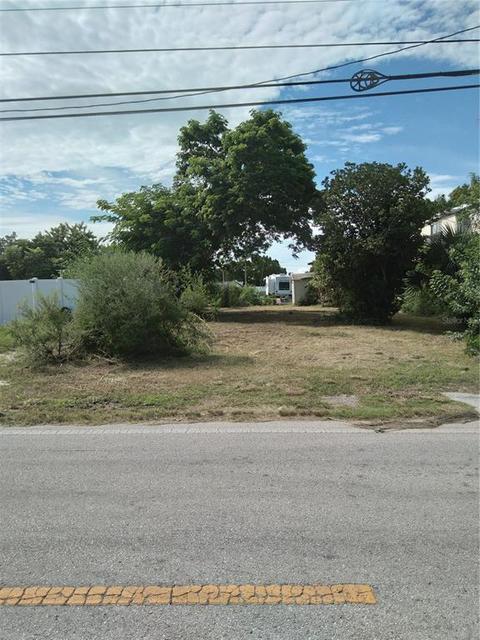 14831 Old Dixie Hwy, Hudson, FL 34667