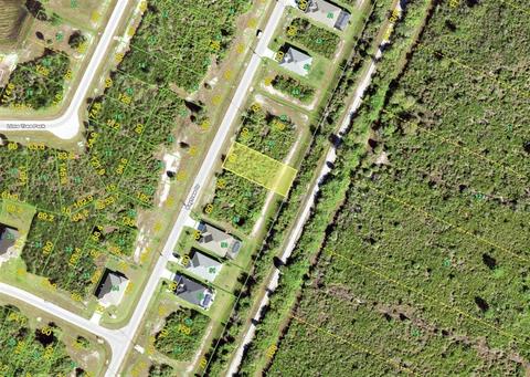360 Baytree Dr, Rotonda West, FL 33947