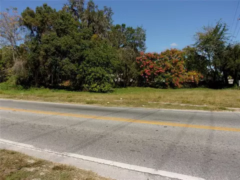 Lock St, Dade City, FL 33523
