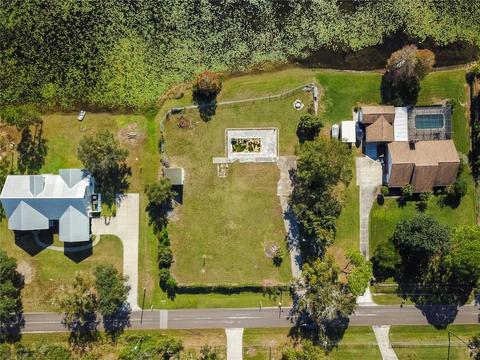 2009 Wallace Rd, Lutz, FL 33549 photo 1