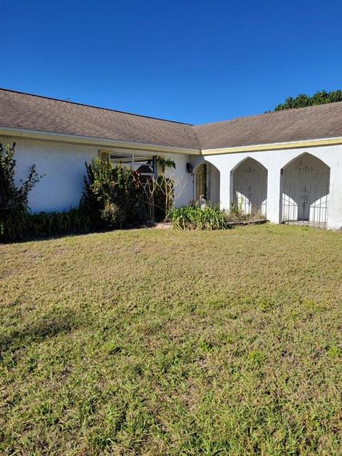 6340 Spanish Main Dr, Apollo Beach, FL 33572 photo 1