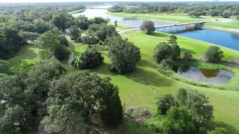 9358 Harney Rd, Thonotosassa, FL 33592