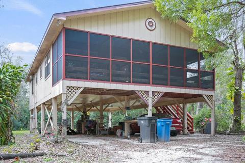 2406 N Dover Rd, Dover, FL 33527