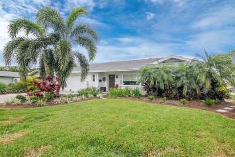4656 Neptune Dr SE, Saint Petersburg, FL 33705