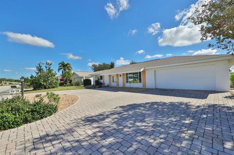 1516 New Bedford Dr, Sun City Center, FL 33573