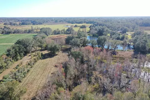 5301 Cougar Trail Ln, Plant City, FL 33565
