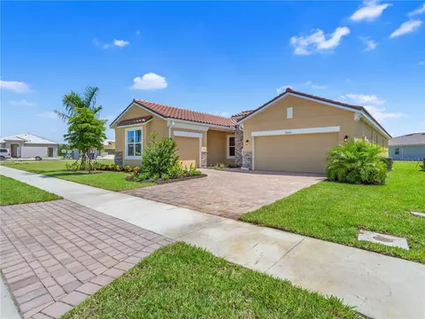 20460 Symphony Pl, Venice, FL 34293