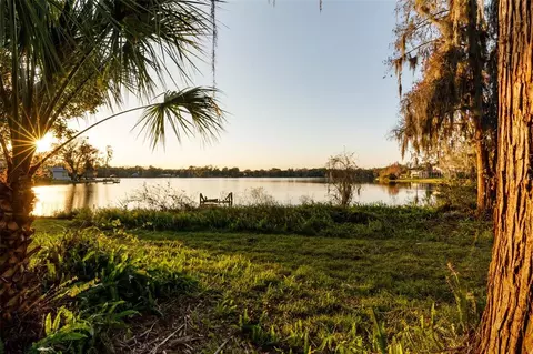 13414 N 13416 N Lincoln Ave, Tampa, FL 33618