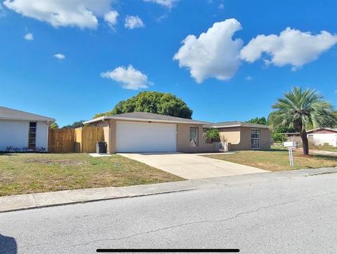 9111 Hunt Club Ln, Port Richey, FL 34668